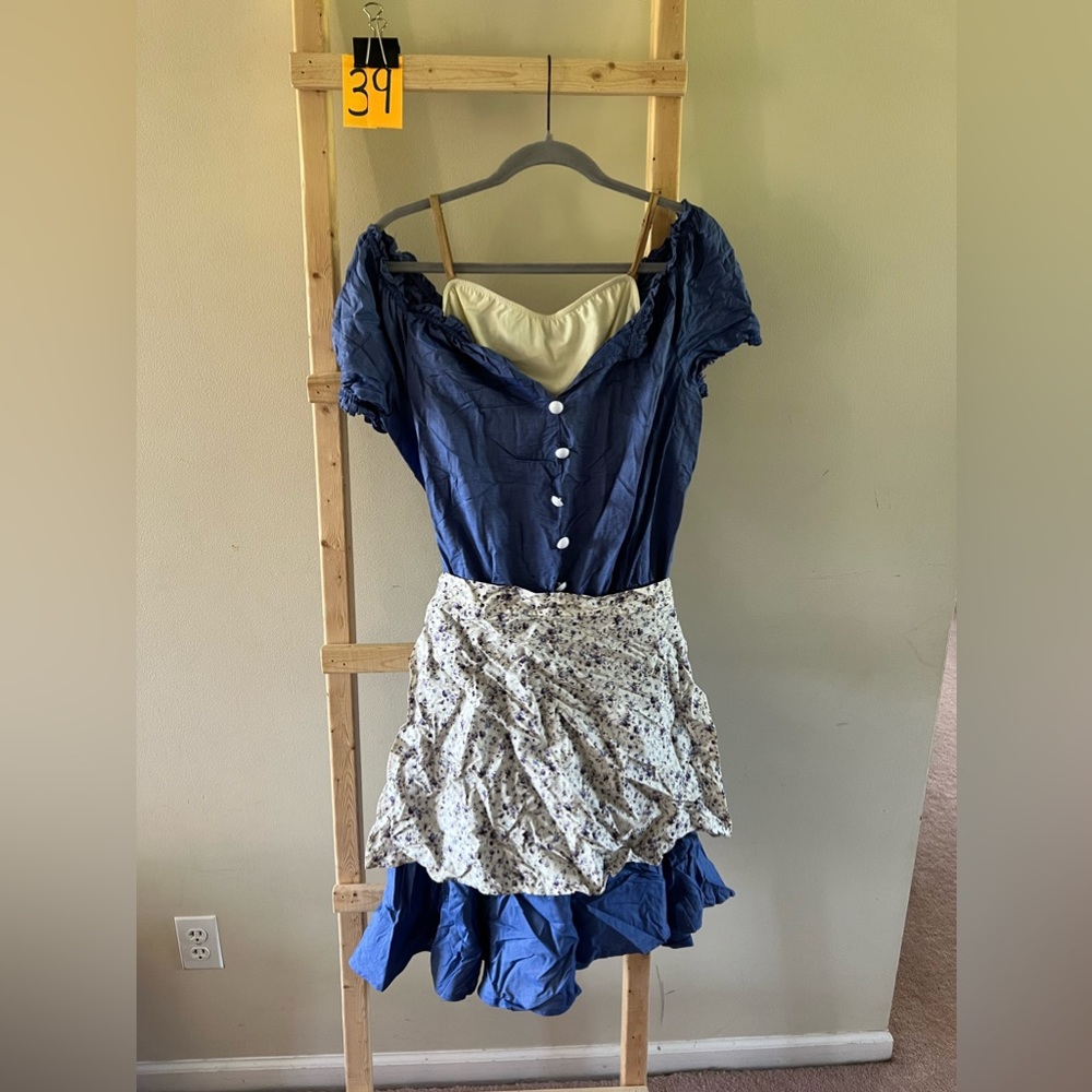 Dance Costumes - Picture 11 of 16